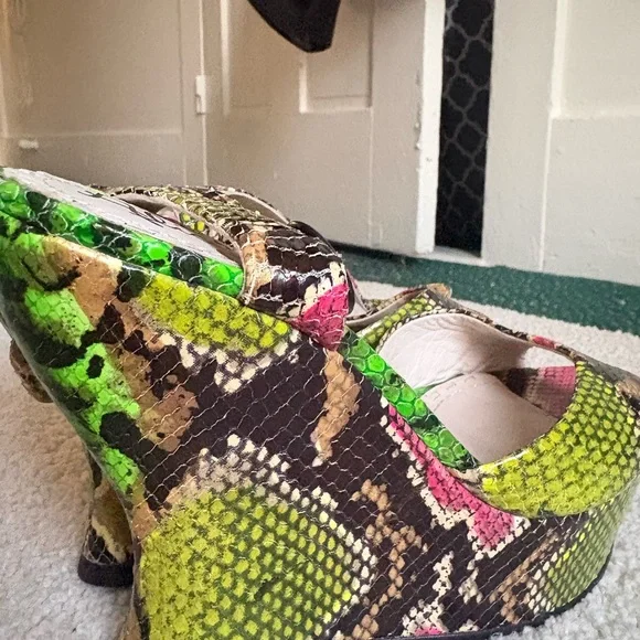 Alice and Olivia Snake Print Wedge Sandals - Picture 5 of 8